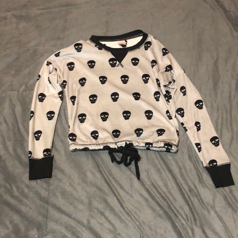 Cute skull sweater